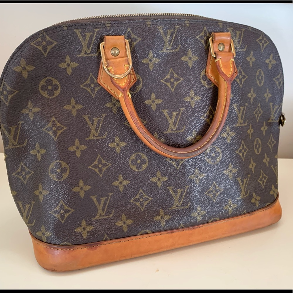 Louis Vuitton alma PM